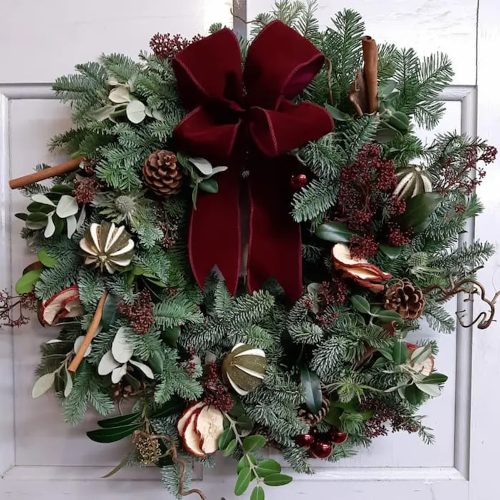 How to make your Christmas wreath last longer