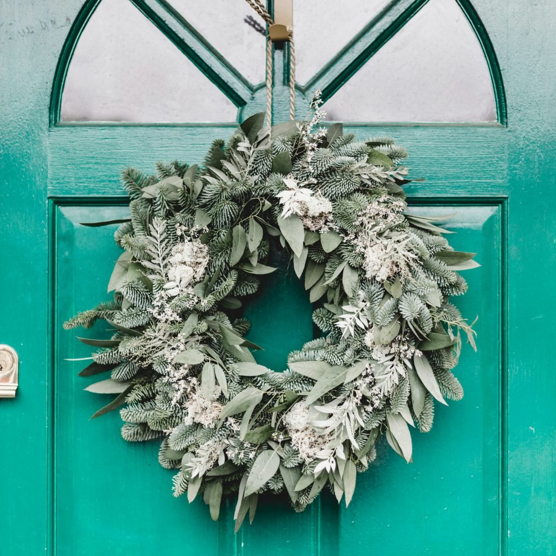 How to make your Christmas wreath last longer