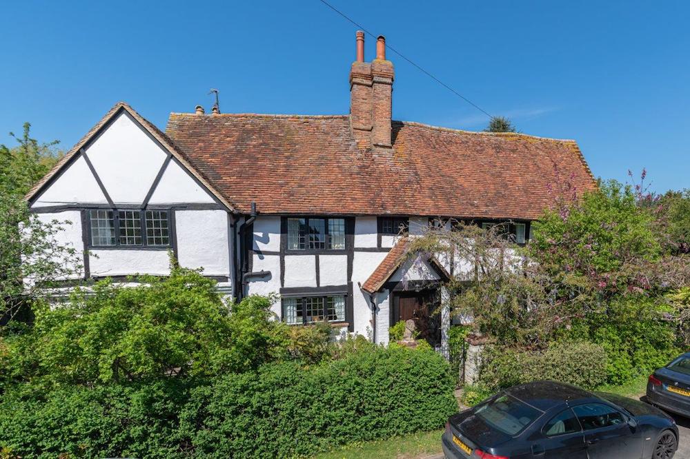 Guess the price of this family house for sale in Thame Muddy