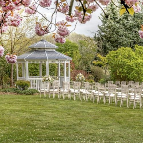 How to plan an outdoor wedding