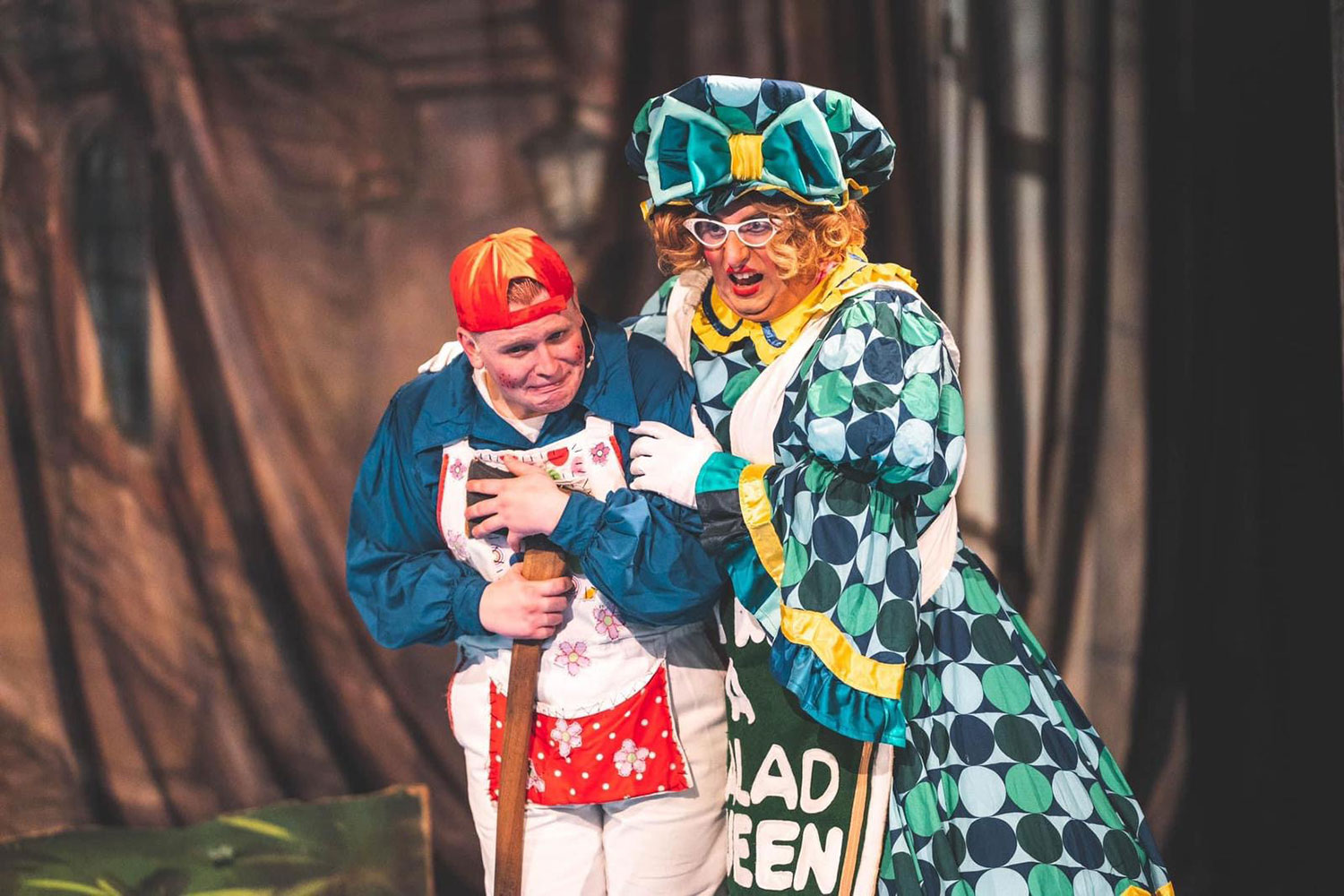 Win Family ticket to the Robin Hood panto at The Cidermill Theatre