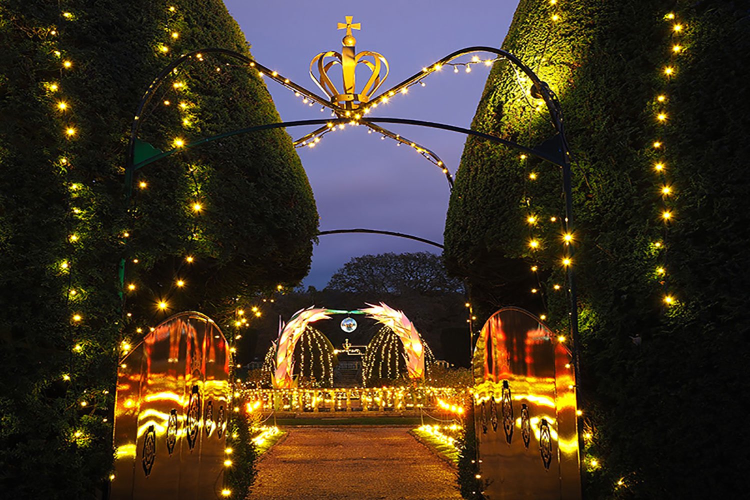 Win Family Ticket to ‘Spectacle of Light’ at Sudeley Castle + hot drinks – worth £200!