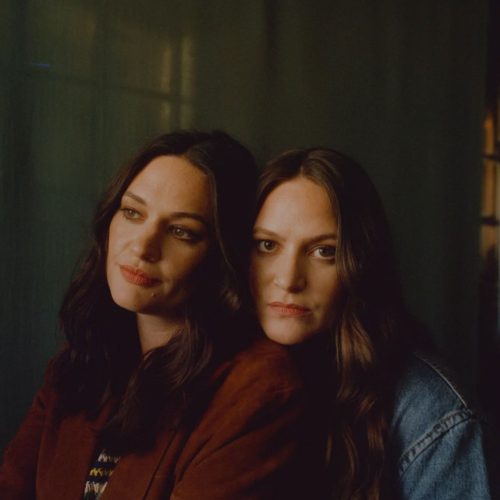 Sister act: Muddy meets Herts folk band The Staves