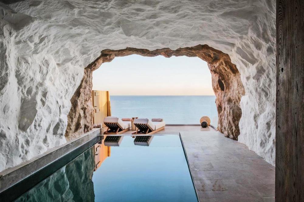 Fancy a dip? 12 amazing private hotel pools world-wide