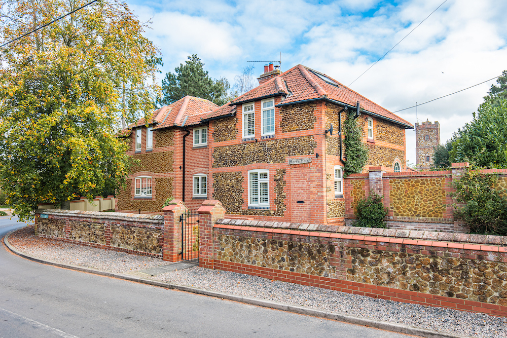 Property flirt! 5-bed detached house in King's Lynn