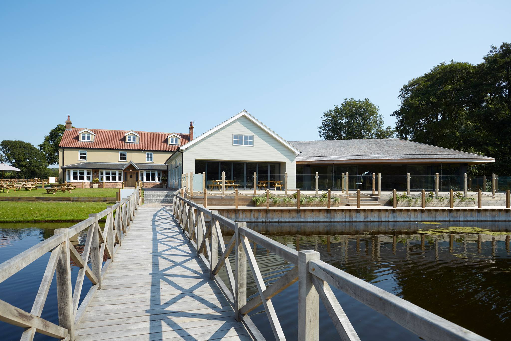 Right by the peaceful Ormesby Broad, The Boathouse is a proper-country ...