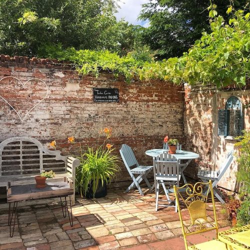 10 local courtyard cafés for sunny spring days