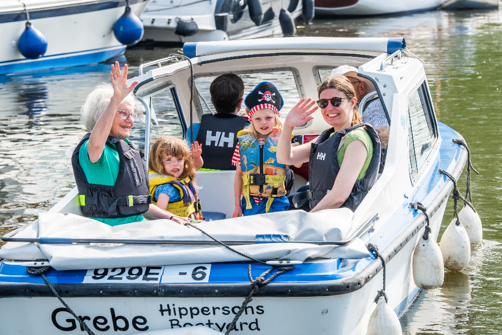 beccles boat tours