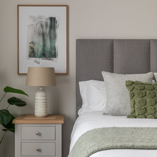 How to design a stylish and timeless guest bedroom