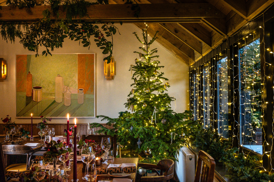 main restaurant at the packhorse inn decorated for Christmas 