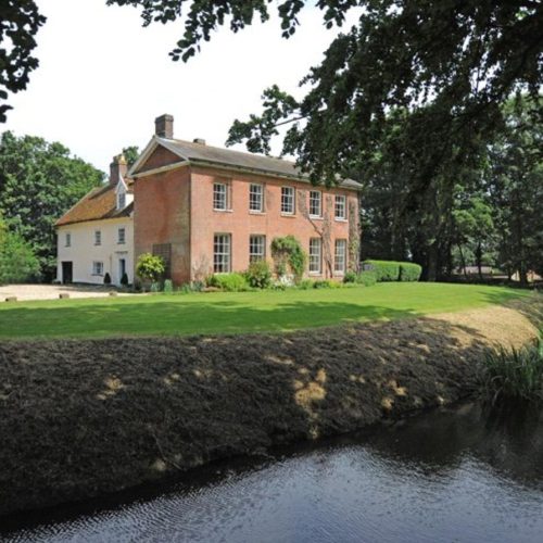 Win a Weekend Away for the Fam at Ringshall Grange