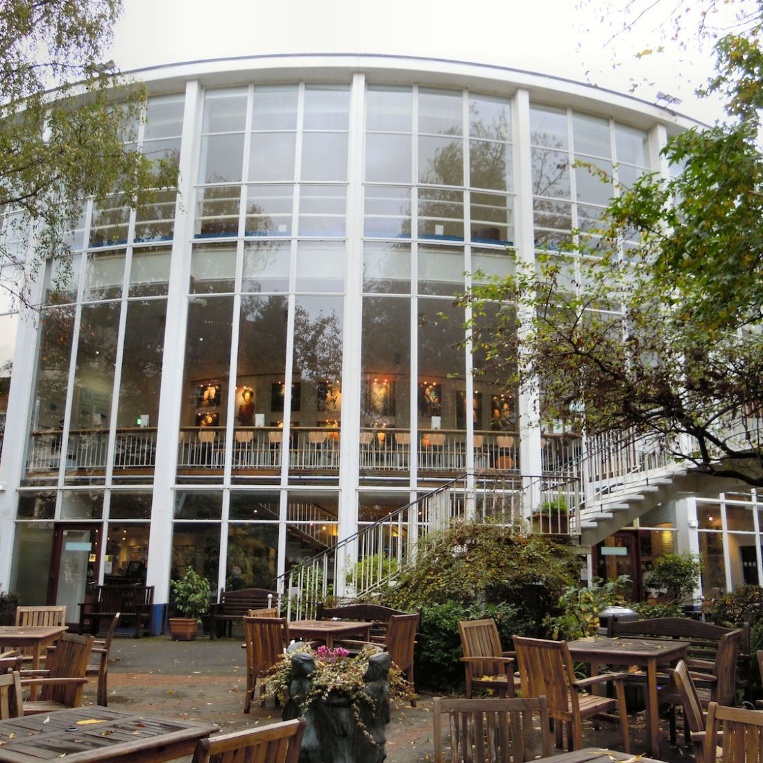 Yvonne Arnaud Theatre, Guildford