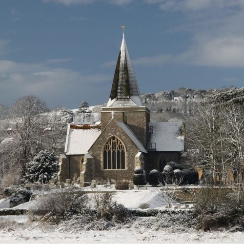 Christmas sparkle! Wreath making, festive lunches and all the yuletide fun at The Star, Alfriston this season