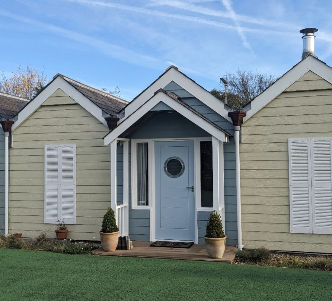 Self-catering stay in Sussex: Muddy reviews Madam Green Holidays, Oving