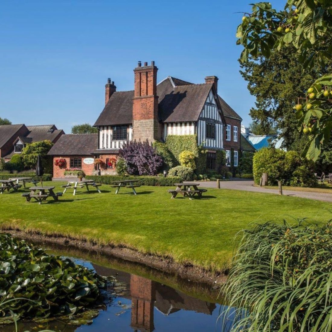 Review: The Moat House, Acton Trussell
