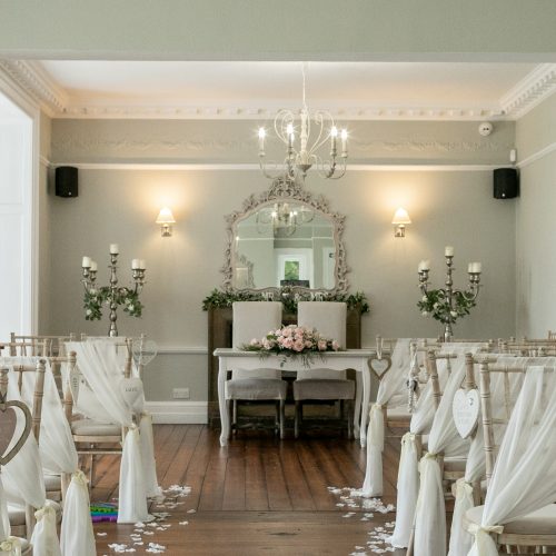 Dreamy Warks wedding venue alert! Check out this idyllic country house...