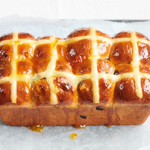 Make this for Easter! Hot cross bun loaf