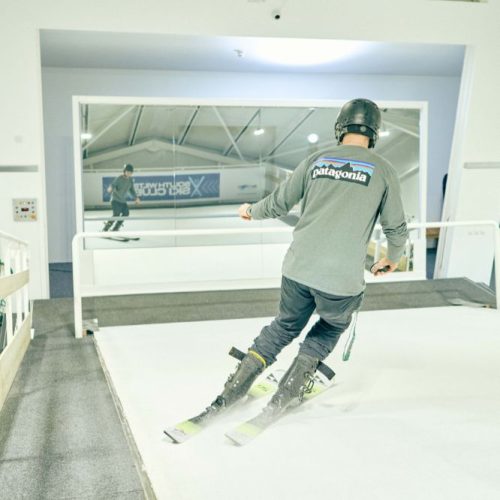 Snowbusiness! Muddy hits the slopes at South Wilts Ski Club