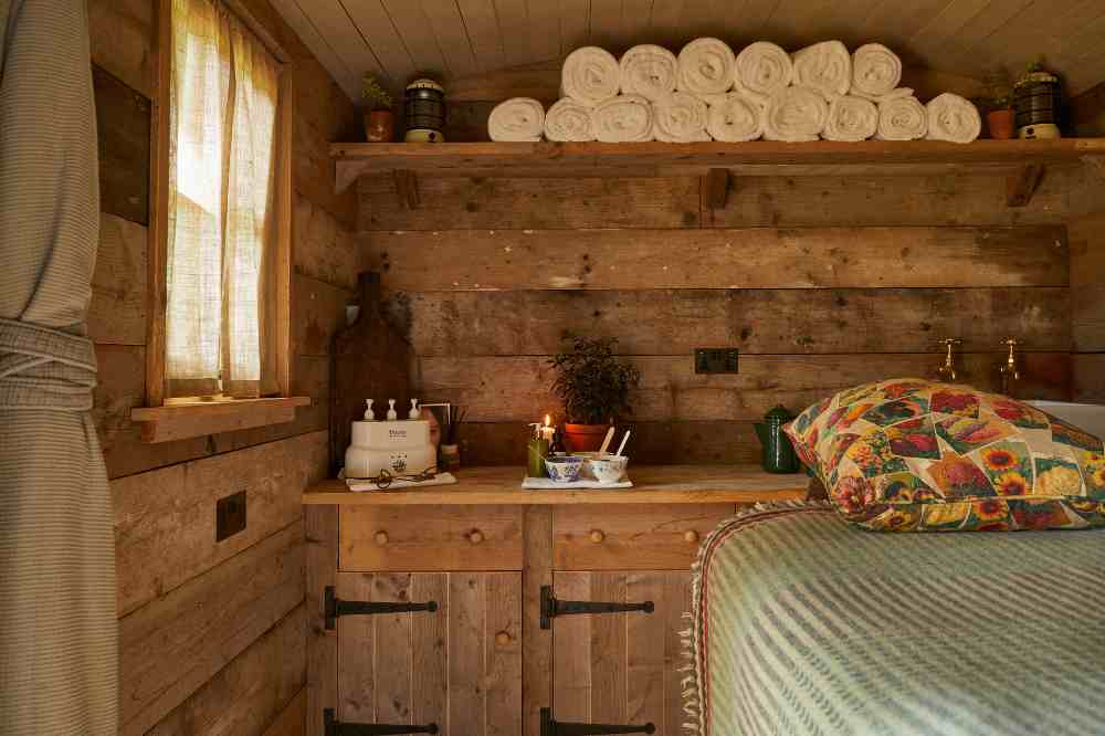 THE PIG potting shed treatment room