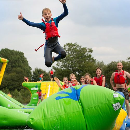 Win Day out at Cotswold Country Park & Beach for 5 + AquaVenture tickets & BBQ hire