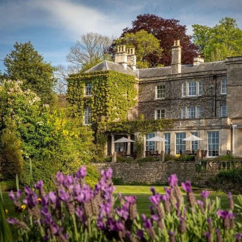 Win £250 luxury stay for 2 + dinner at Burleigh Court Hotel in the Cotswolds